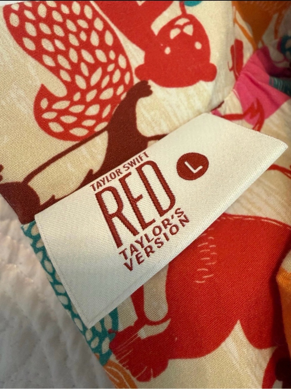 Taylor Swift Red “We Are Never Ever Ever Getting Back Together” Squirrel PJs L - Picture 7 of 8